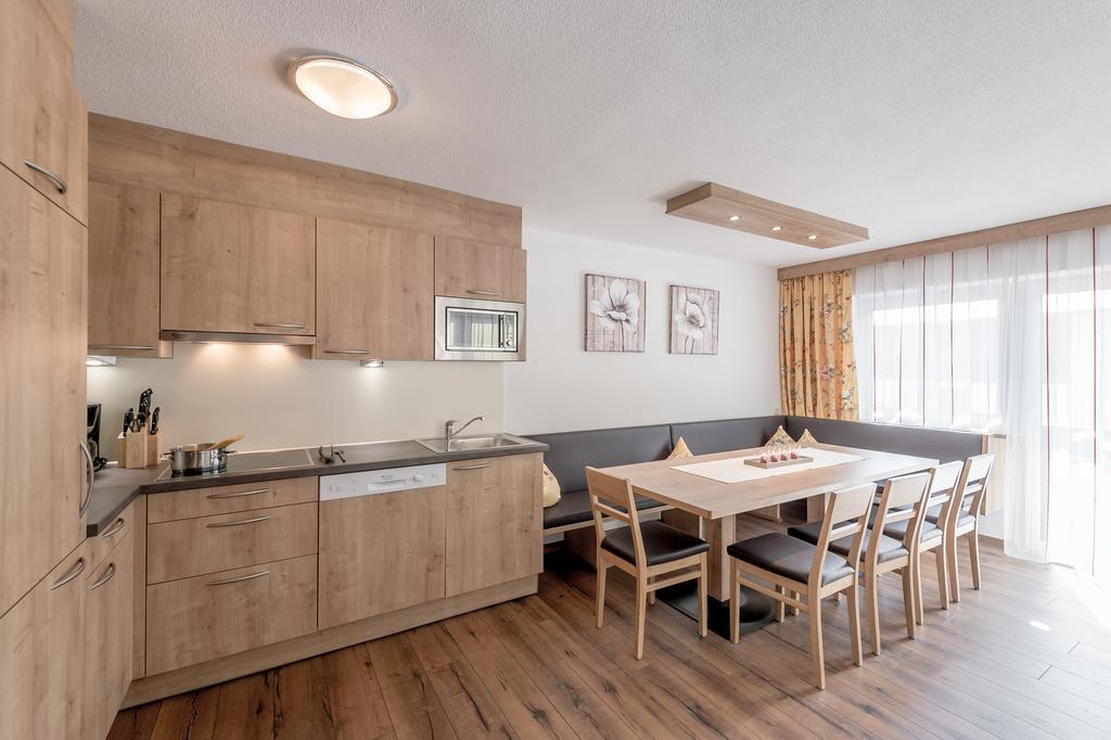 Ferienhaus Apart Sonnzeit Sölden Rum bild